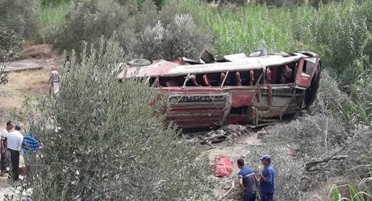 مفجع.. حادث سير مروع يخلف قتلى وجرحى من أسرة واحدة بتاونات مفجع.. حادث سير مروع يخلف قتلى وجرحى من أسرة واحدة بتاونات