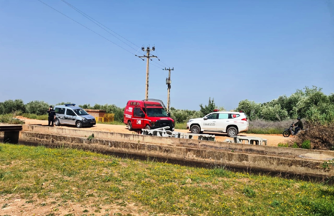 الوقاية المدنية تنتشل خمسيني جثته طفت على سطح القناة المائية أفورار بني عياط الوقاية المدنية تنتشل خمسيني جثته طفت على سطح القناة المائية أفورار بني عياط