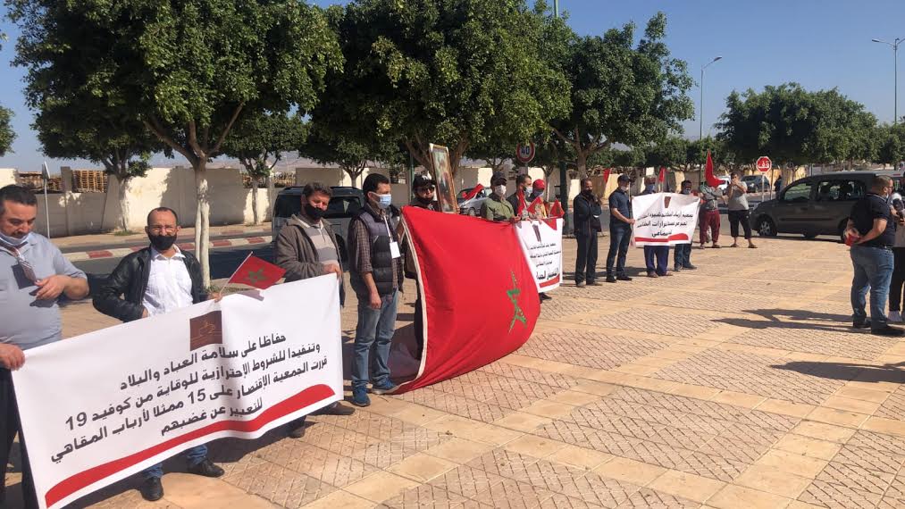 أرباب ومهنيي المقاهي بالدشيرة الجهادية يحتجون ضد قرارات الجماعة