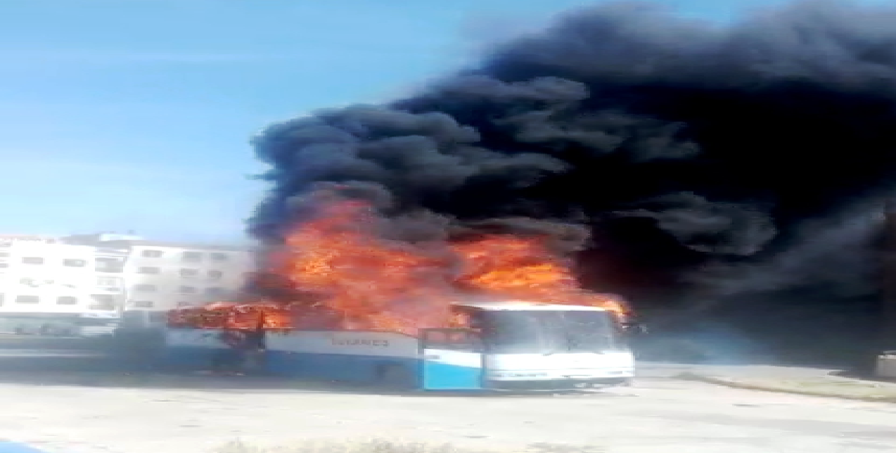 حادث "احتراق حافلة للنقل العمومي" بالمحطة الطرقية "يستنفر المسؤولين بسطات"