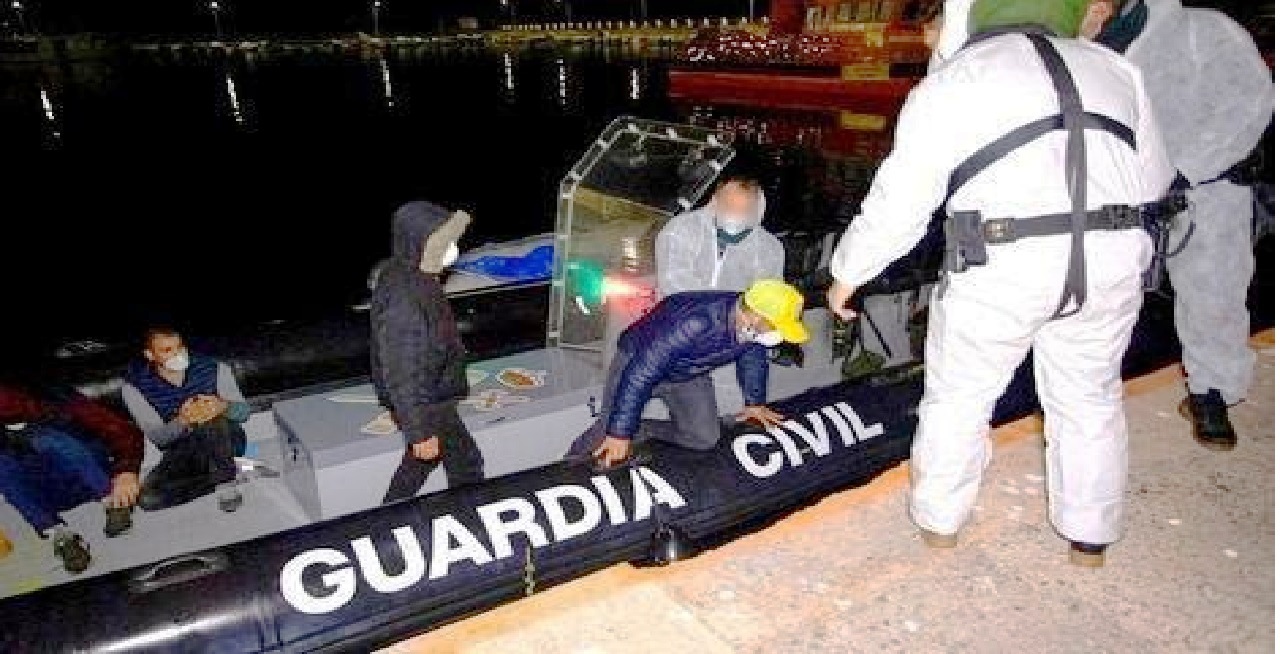 إسبانيا تنقذ 5 مرشحين للهجرة السرية أبحروا من سواحل الحسيمة