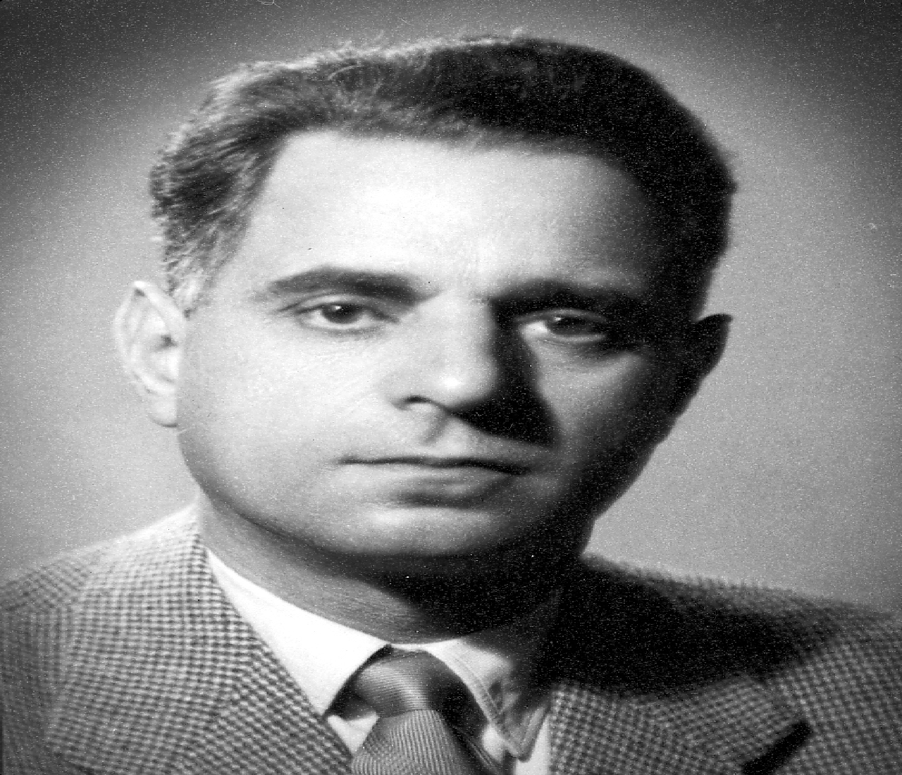 الذكرى الـ ( 31 ) لوفاة المجاهد أحمد بلافريج.. بطل بصم التاريخ المغربي الحديث الذكرى الـ ( 31 ) لوفاة المجاهد أحمد بلافريج.. بطل بصم التاريخ المغربي الحديث