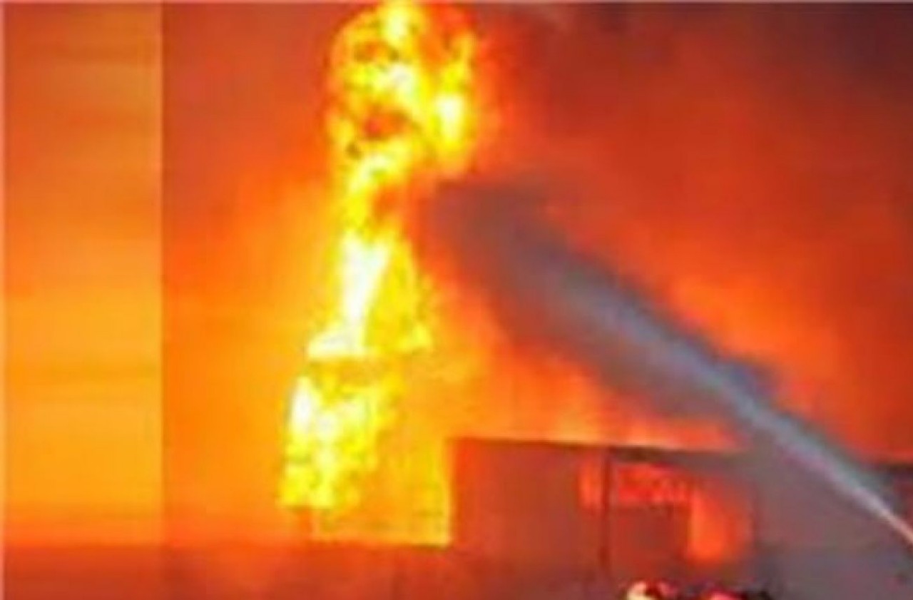 أحد مخازن تدوير النفايات بأكادير يتعرض للحريق