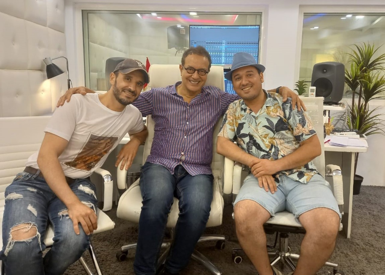 "عـید الأعياد" أغنية جديدة للفنان البشير عبدو إهداء لجلالة الملك في عيد الشباب "عـید الأعياد" أغنية جديدة للفنان البشير عبدو إهداء لجلالة الملك في عيد الشباب