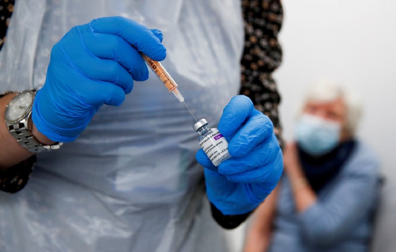 المغرب يشرع في التطعيم بالحقنة الثالثة من اللقاح ضد كوفيد 19