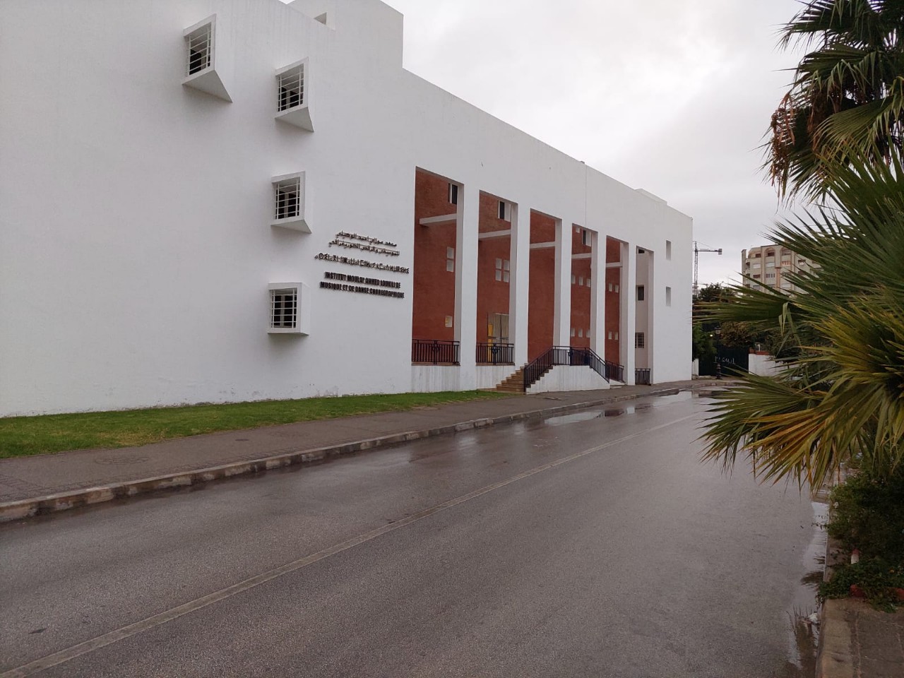 طنجة:  هل آن الأوان ليسلم المجلس الجماعي بناية المعهد الموسيقي لوزارة الثقافة؟ طنجة:  هل آن الأوان ليسلم المجلس الجماعي بناية المعهد الموسيقي لوزارة الثقافة؟