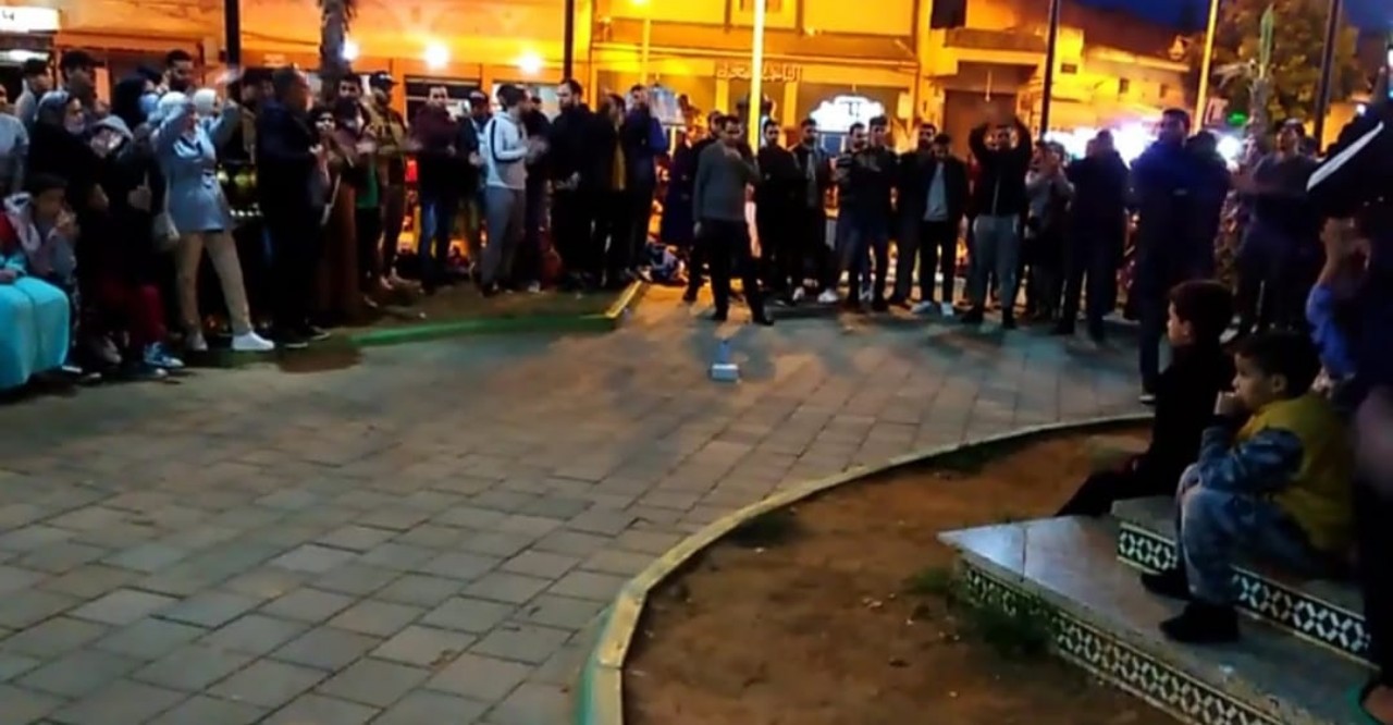 القصر الكبير.. وقفة احتجاجية رافضة لشروط التعاقد بصيغته الجديدة القصر الكبير.. وقفة احتجاجية رافضة لشروط التعاقد بصيغته الجديدة