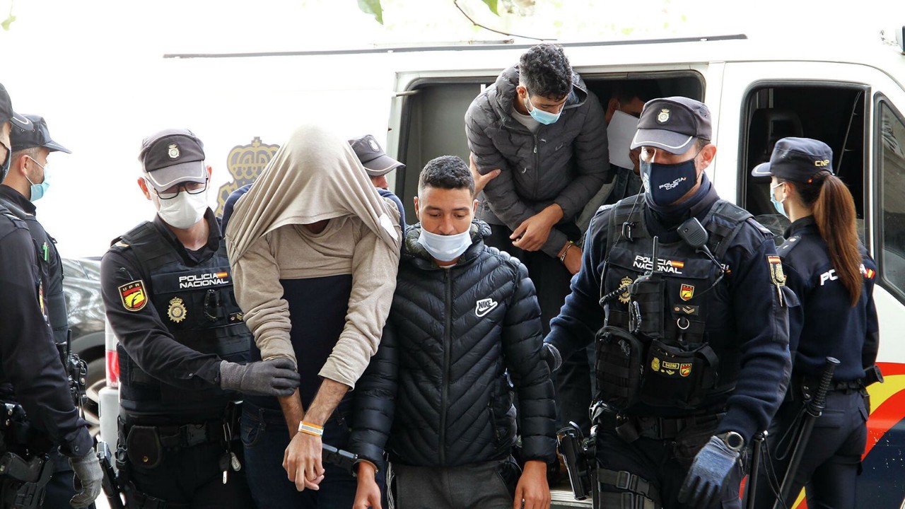 اعتقال مغربيين آخريين مرتبطين بحادث الفرار من الطائرة في إسبانيا