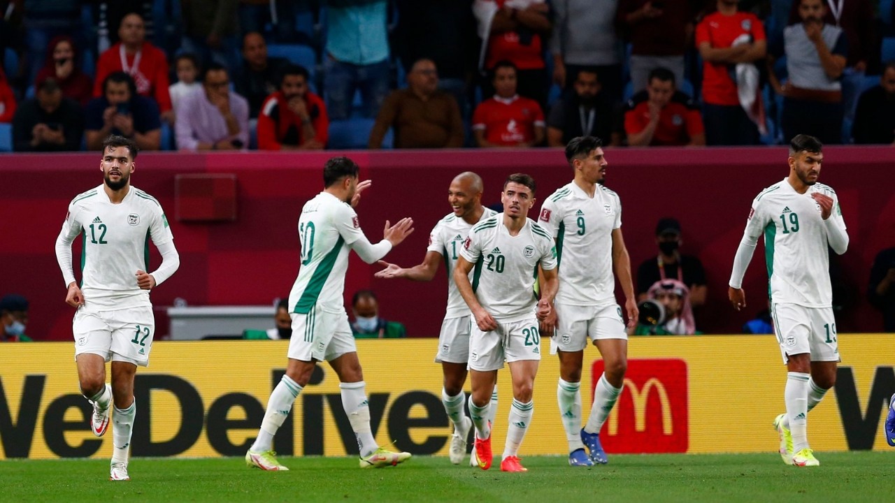 ركلات الحظ تبتسم لمنتخب الجزائر وتمنحه بطاقة العبور للمربع الذهبي