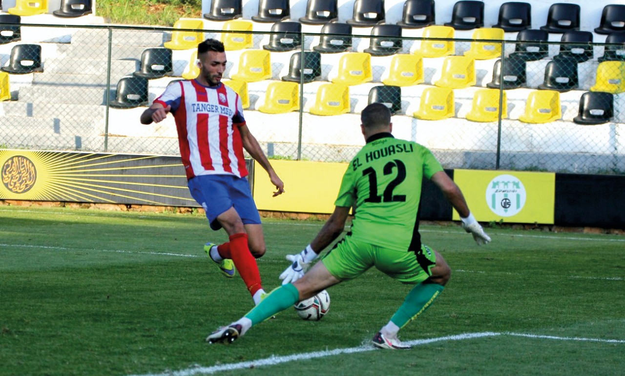 من مباراة المغرب التطواني واتحاد تواركة
