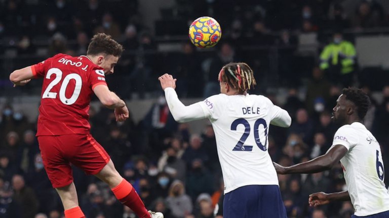 توتنهام يفرمل ليفربول بتعادل مثير
