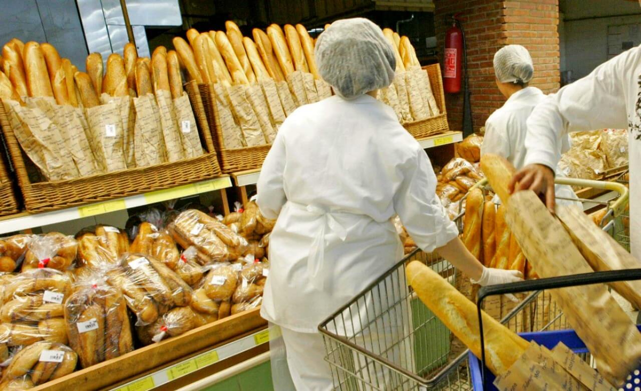 أرباب المخابز يلوحون بتحرير ثمن الخبز على غرار المحروقات