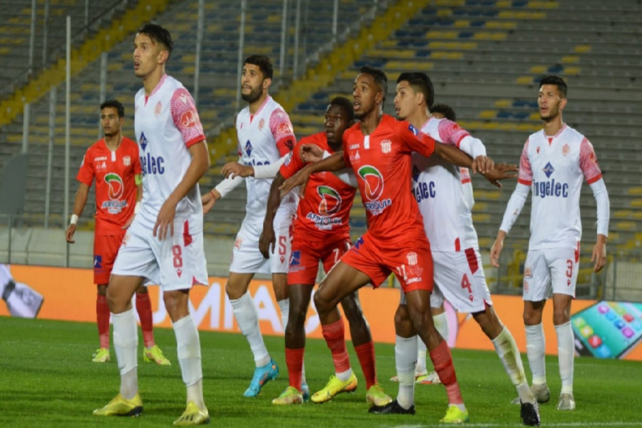 الوداد يسقط بميدانه أمام حسنية أكادير بهدفين نظيفين