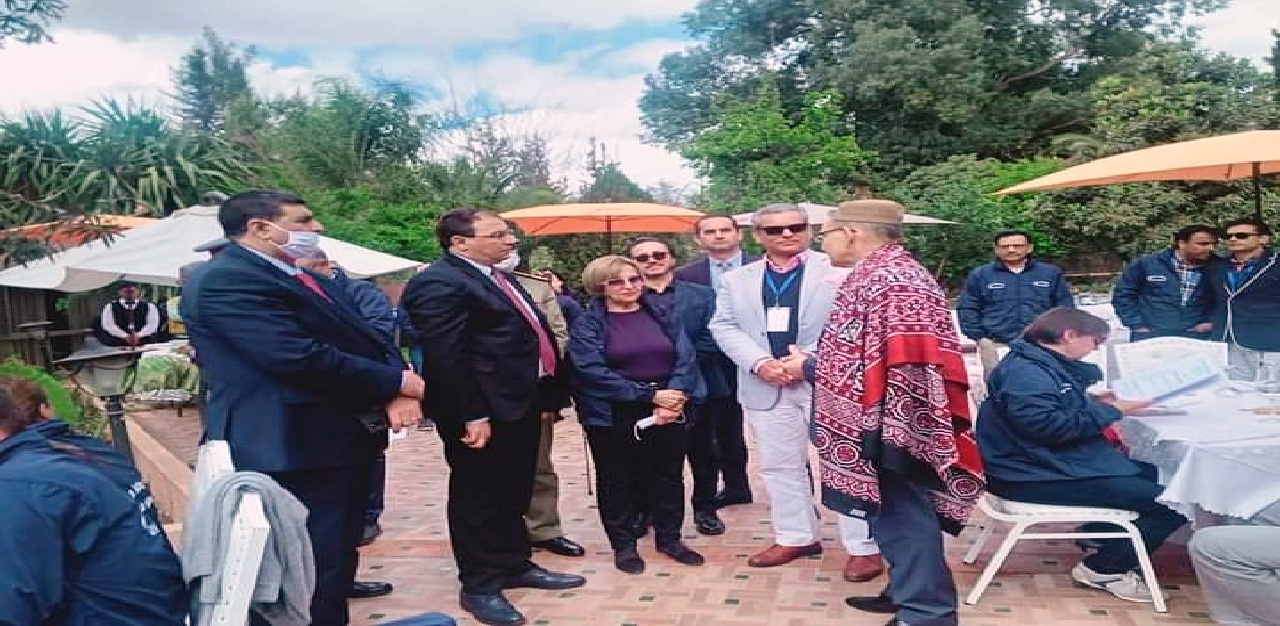 والي جهة بني ملال خنيفرة يعطي انطلاق المرحلة الثانية من اللحاق الوطني الـ 17 للسيارات الخاص بالسلك الدبلوماسي والي جهة بني ملال خنيفرة يعطي انطلاق المرحلة الثانية من اللحاق الوطني الـ 17 للسيارات الخاص بالسلك الدبلوماسي