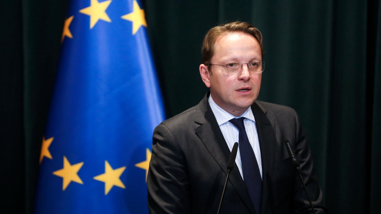 المفوضية الأوروبية تشيد بجهود المغرب الحثيثة في ملف صحرائه المفوضية الأوروبية تشيد بجهود المغرب الحثيثة في ملف صحرائه