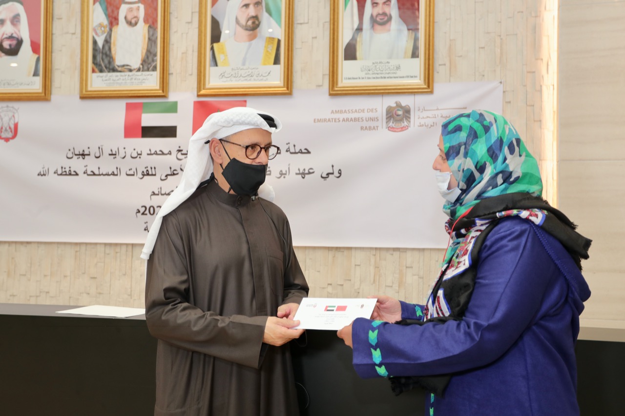 الإمارات تطلق حملة "إفطار الصائم" لفائدة 50 ألف أسرة مغربية الإمارات تطلق حملة "إفطار الصائم" لفائدة 50 ألف أسرة مغربية