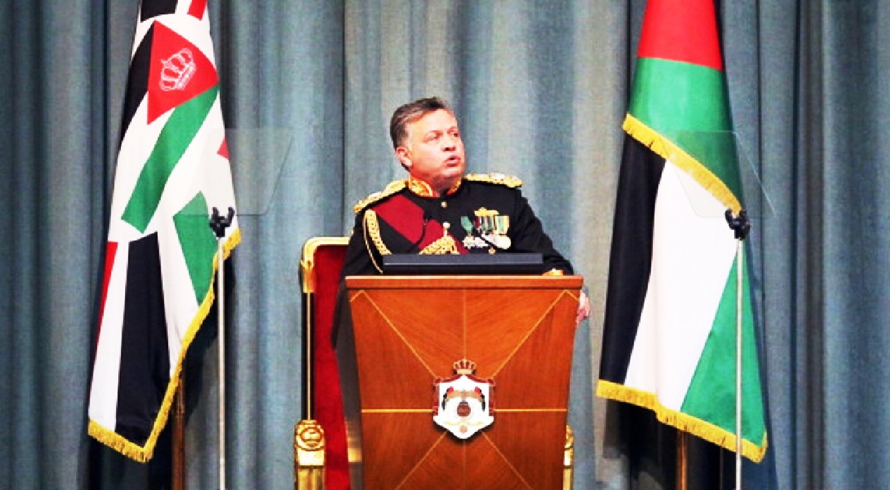 رسالة ملك الأردن على خلفية قرار تقييد تحركات واتصالات أخيه الأمير حمزة رسالة ملك الأردن على خلفية قرار تقييد تحركات واتصالات أخيه الأمير حمزة