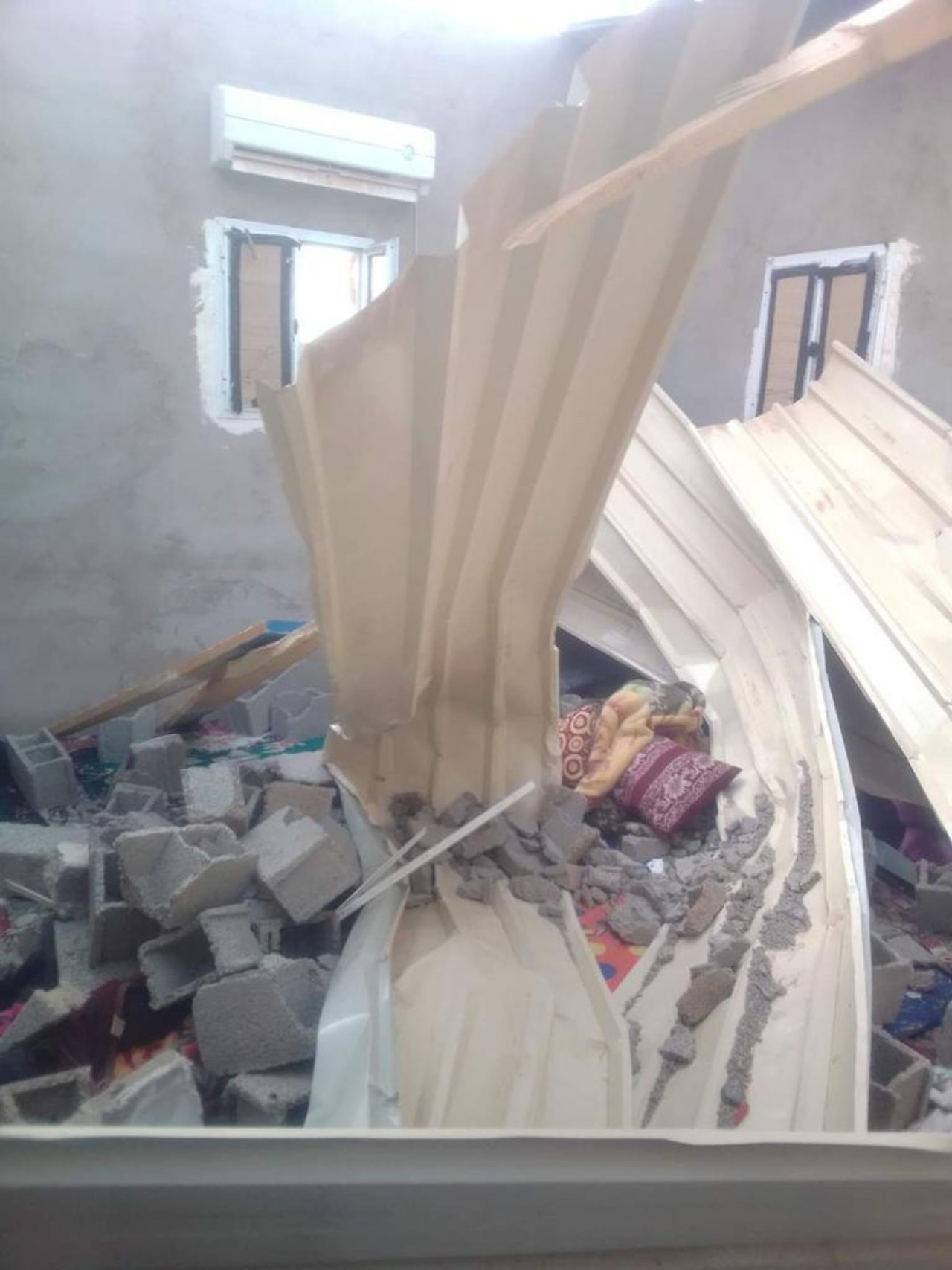 بالصور: عاصفة رملية قوية تعصف بمخيم السمارة بتندوف بالصور: عاصفة رملية قوية تعصف بمخيم السمارة بتندوف