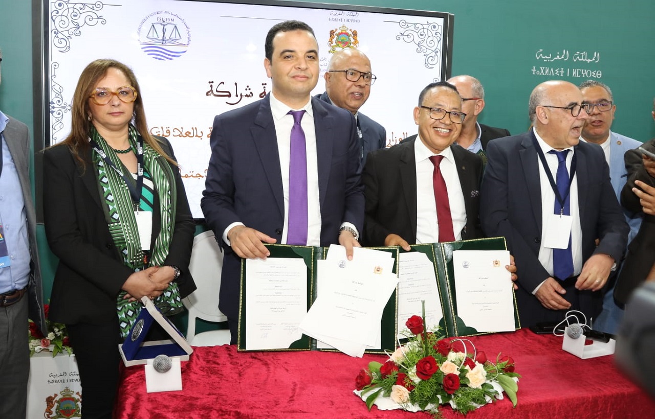 البحث العلمي وقضايا العمل البرلماني موضوع اتفاقية شراكة البحث العلمي وقضايا العمل البرلماني موضوع اتفاقية شراكة