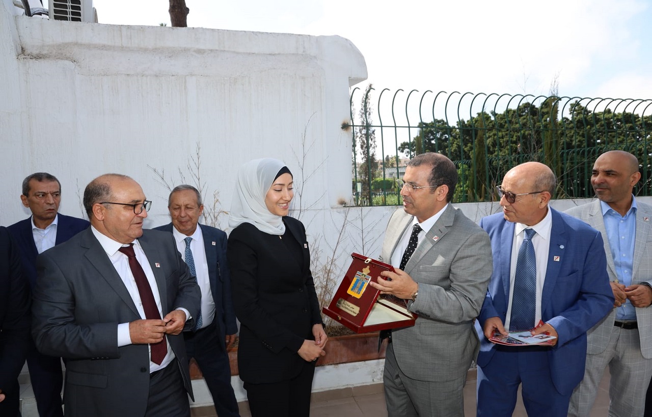 الجمعية المغربية لرؤساء مجالس العمالات والأقاليم تستضيف وفدا سويديا الجمعية المغربية لرؤساء مجالس العمالات والأقاليم تستضيف وفدا سويديا