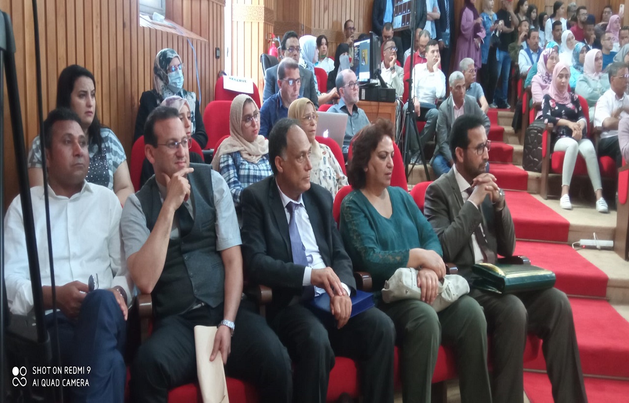 تكريم خاص لمحمد الداهي المتوج بجائزة الشيخ زايد للكتاب تكريم خاص لمحمد الداهي المتوج بجائزة الشيخ زايد للكتاب