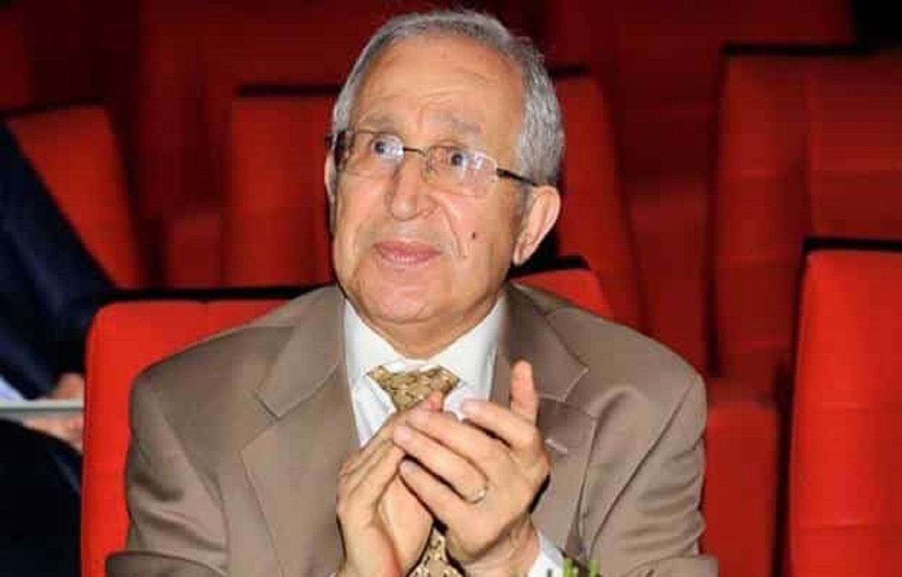 في مثل هذا اليوم قبل سبع سنوات  رحل عنا  الأستاذ محمد العربي الـمساري  في مثل هذا اليوم قبل سبع سنوات  رحل عنا  الأستاذ محمد العربي الـمساري 