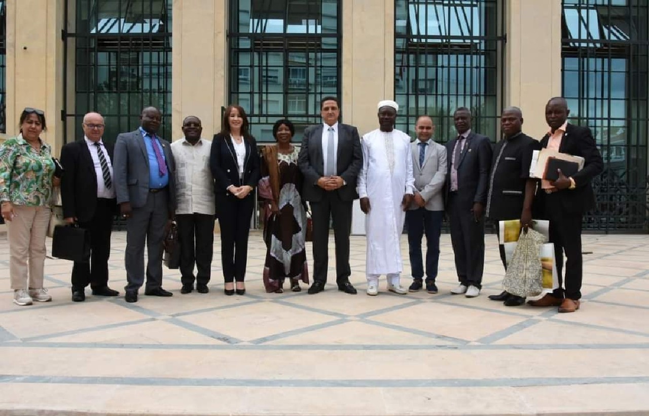 مورو يستقبل الوزير برونو ياپاني مورو يستقبل الوزير برونو ياپاني