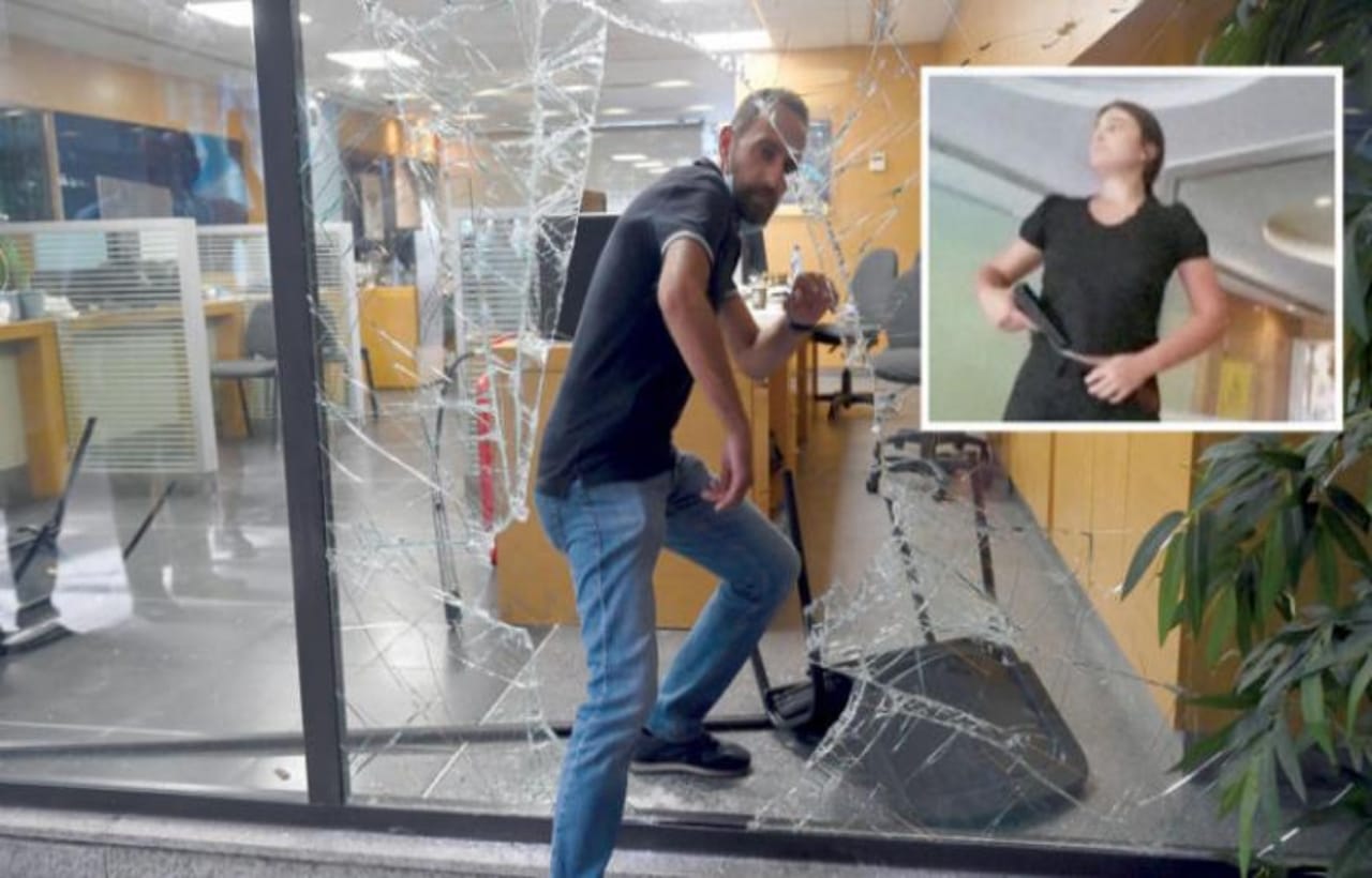 موجة غضب تجتاح لبنان.. اقتحام للأبناك وقلق من انفلات أمني موجة غضب تجتاح لبنان.. اقتحام للأبناك وقلق من انفلات أمني