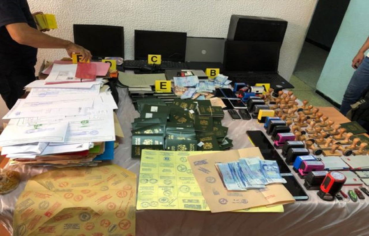 هذه تفاصيل توقيف 20 متهما بتزوير التأشيرة إلى أوروبا هذه تفاصيل توقيف 20 متهما بتزوير التأشيرة إلى أوروبا