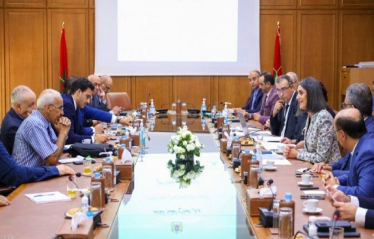 اللجنة المكلفة بإصلاح التقاعد تعقد بالرباط أول اجتماع لها اللجنة المكلفة بإصلاح التقاعد تعقد بالرباط أول اجتماع لها