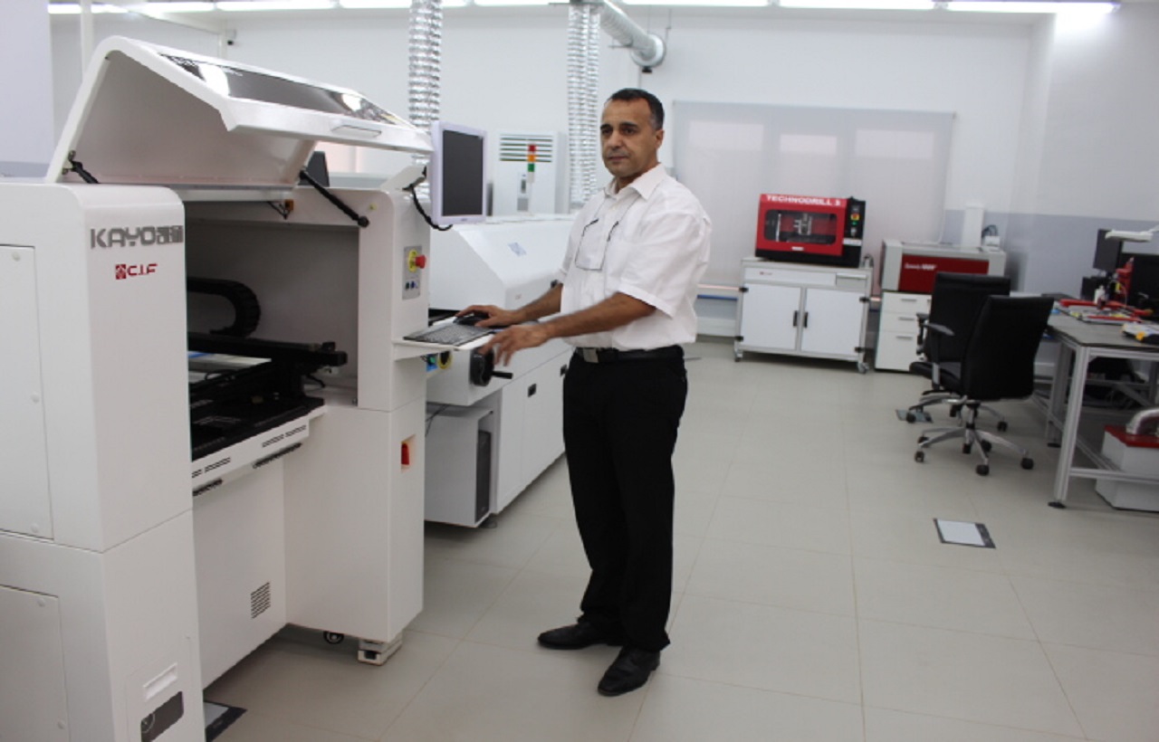 سطات.. مجمع الابتكار للبحث والتنمية خطوة رائدة لخلق الثروة من داخل المحيط الجامعي سطات.. مجمع الابتكار للبحث والتنمية خطوة رائدة لخلق الثروة من داخل المحيط الجامعي