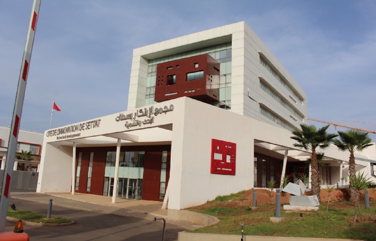 سطات.. مجمع الابتكار للبحث والتنمية خطوة رائدة لخلق الثروة من داخل المحيط الجامعي سطات.. مجمع الابتكار للبحث والتنمية خطوة رائدة لخلق الثروة من داخل المحيط الجامعي