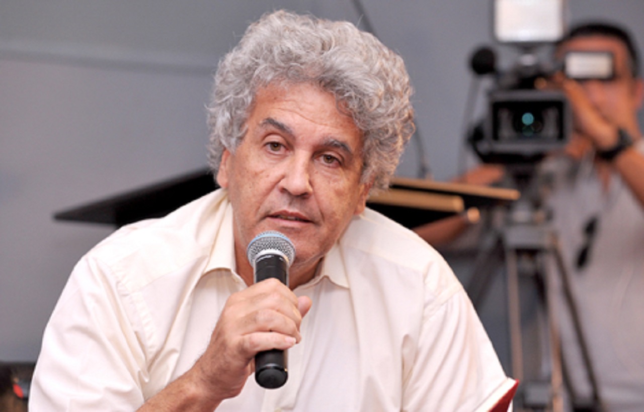 الطوزي: التحولات الرقمية لا تلغي دور السياسي والإعلامي بل تفرض إكراهات جديدة الطوزي: التحولات الرقمية لا تلغي دور السياسي والإعلامي بل تفرض إكراهات جديدة