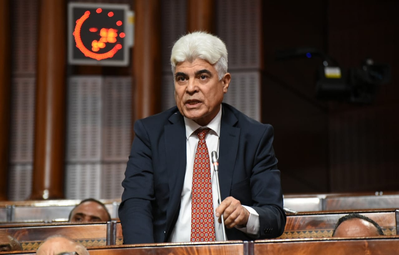 النائب البرلماني الكبير قادة النائب البرلماني الكبير قادة