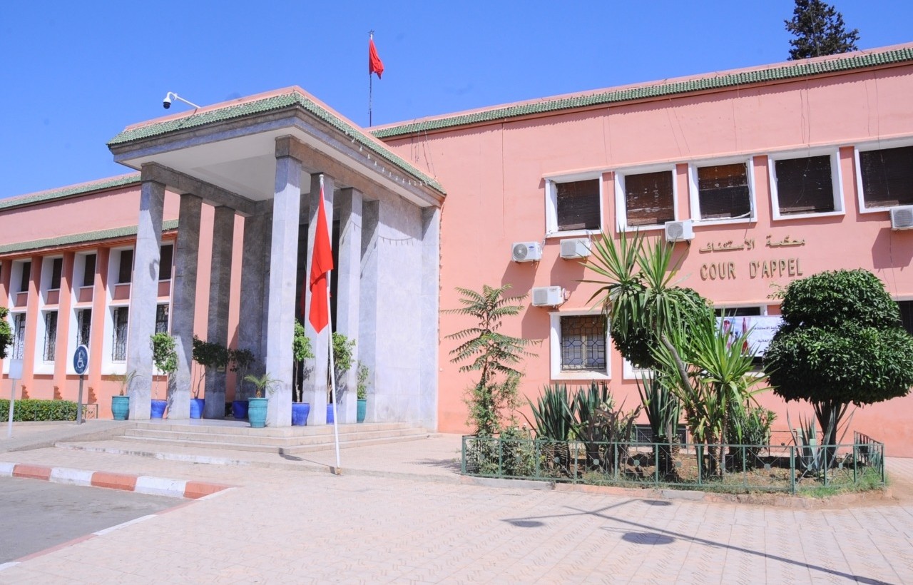 أسرة ضحية دائرة الشرطة بابن جرير في احتجاج أمام استئنافية مراكش أسرة ضحية دائرة الشرطة بابن جرير في احتجاج أمام استئنافية مراكش