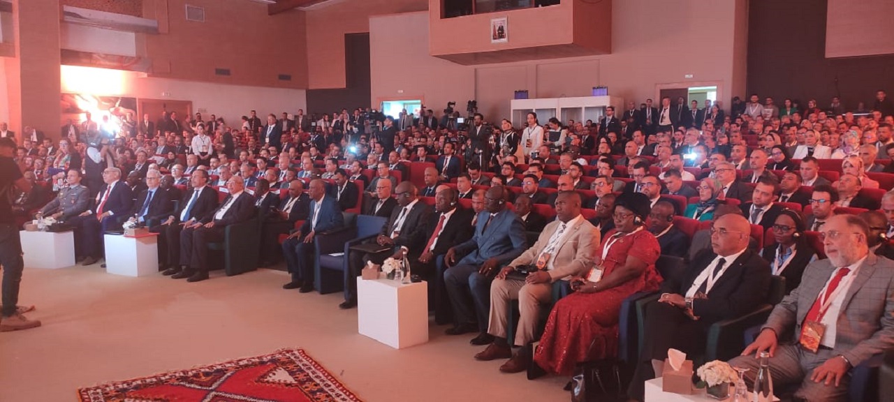 اختتام فعاليات المؤتمر الوطني للطرق بالداخلة بعد ثلاث أيام من الأشغال والورشات واللقاءات الهامة اختتام فعاليات المؤتمر الوطني للطرق بالداخلة بعد ثلاث أيام من الأشغال والورشات واللقاءات الهامة