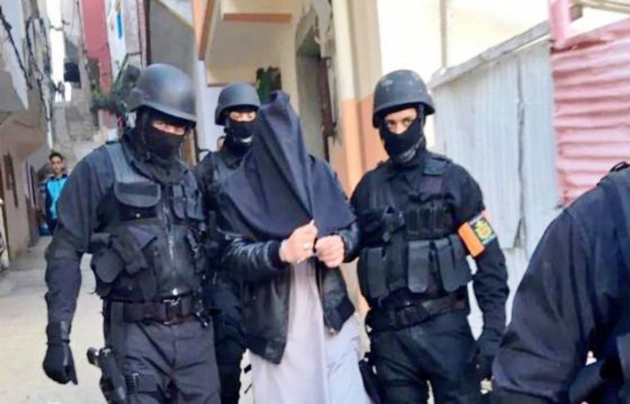 توقيف داعشي كان يحضر لمشروع إرهابي يمس بالنظام العام توقيف داعشي كان يحضر لمشروع إرهابي يمس بالنظام العام