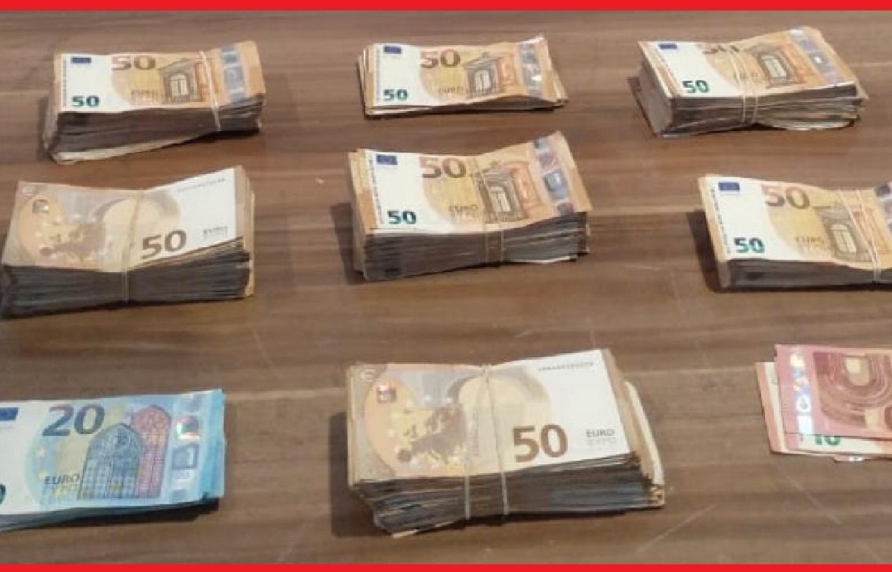 حجز مبالغ مالية مهمة مهربة من إسبانيا إلى المغرب حجز مبالغ مالية مهمة مهربة من إسبانيا إلى المغرب