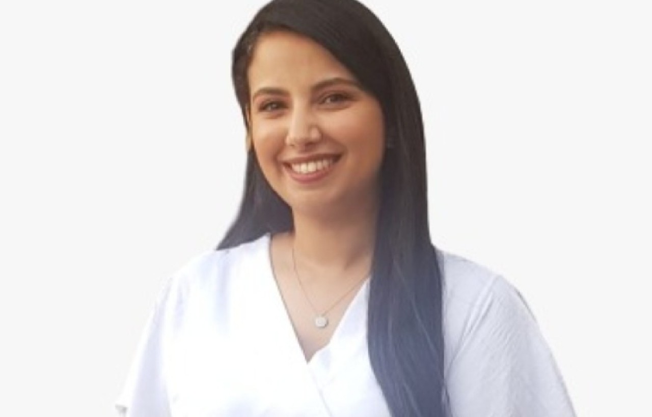 طالبة باحثة طالبة باحثة