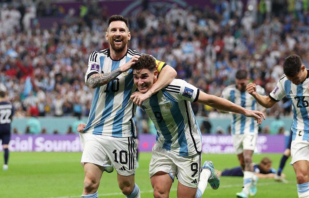 الأرجنتين تبلغ النهائي بفوز عريض على كرواتيا
