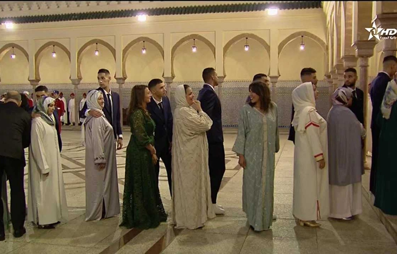 جلالة الملك يستقبل أعضاء المنتخب الوطني ويوشحهم بأوسمة ملكية جلالة الملك يستقبل أعضاء المنتخب الوطني ويوشحهم بأوسمة ملكية