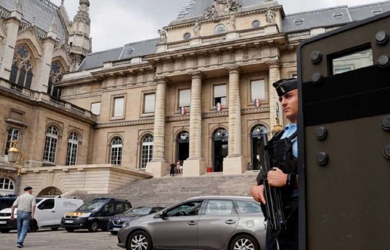 انطلاق محاكمة صحفيين ابتزا المملكة المغربية في باريس انطلاق محاكمة صحفيين ابتزا المملكة المغربية في باريس