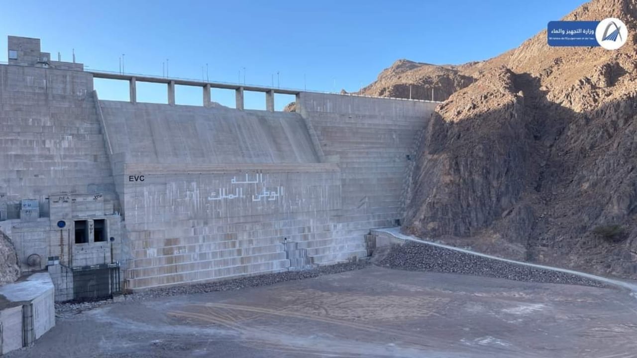 وزير التجهيز والماء يقوم بزيارة تفقدية لسد أكدز
