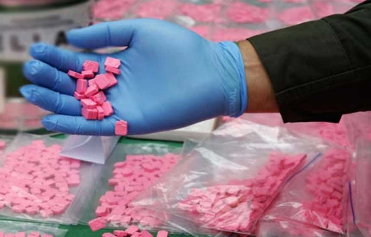 أمن فاس يحبط عملية تهريب شحنة كبيرة من الأقراص المخدرة أمن فاس يحبط عملية تهريب شحنة كبيرة من الأقراص المخدرة