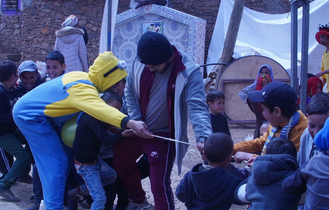 طلبة مدرسة المعادن بالرباط ينظمون حملة خيرية لمناطق نائية طلبة مدرسة المعادن بالرباط ينظمون حملة خيرية لمناطق نائية