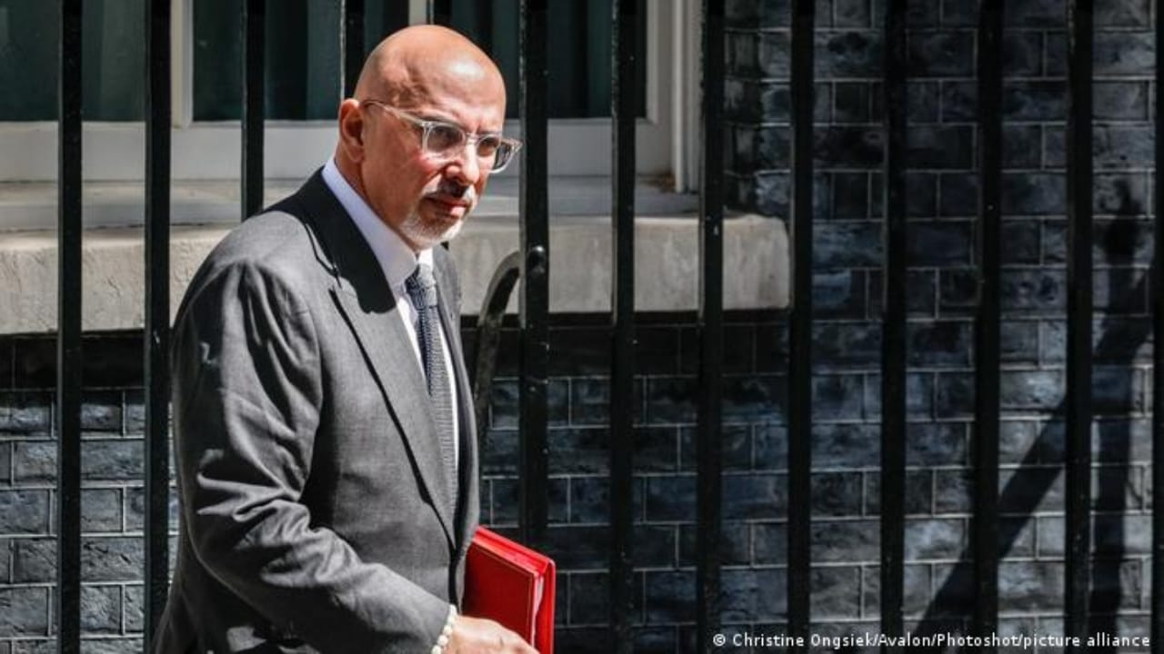 الإطاحة برئيس حزب المحافظين في بريطانيا بسبب "قضايا فساد" الإطاحة برئيس حزب المحافظين في بريطانيا بسبب "قضايا فساد"