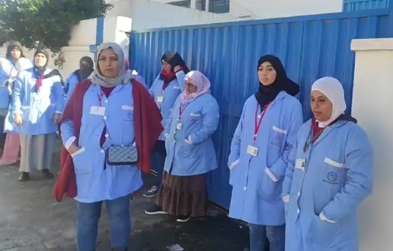 نساء امتهنّ التهريب المعيشي بباب سبتة المحتلة سابقا نساء امتهنّ التهريب المعيشي بباب سبتة المحتلة سابقا