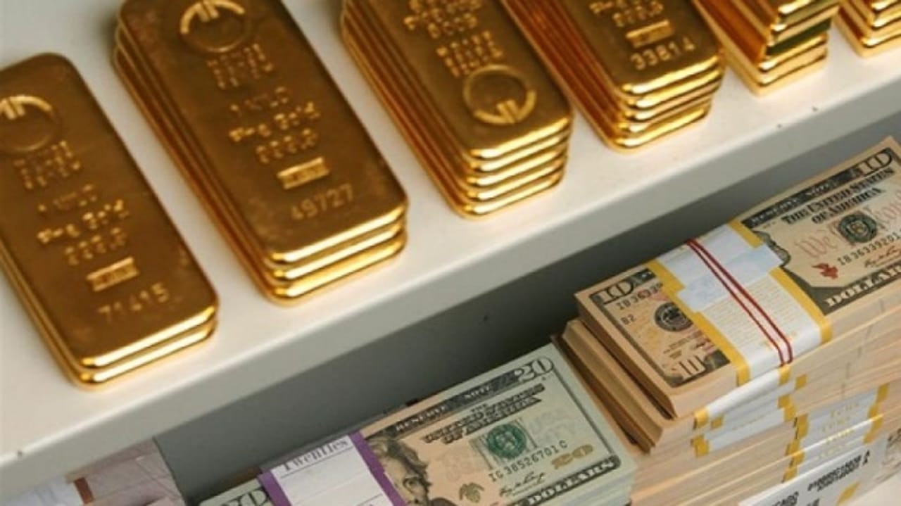 احتياطات الذهب والعملات الأجنبية في العالم.. انخفاض قياسي و3 دول عربية تسجل نموا بالمليارات