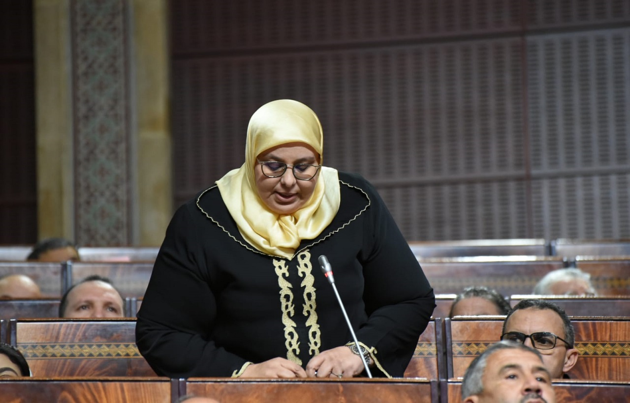 النائبة البرلمانية نورة كروم النائبة البرلمانية نورة كروم