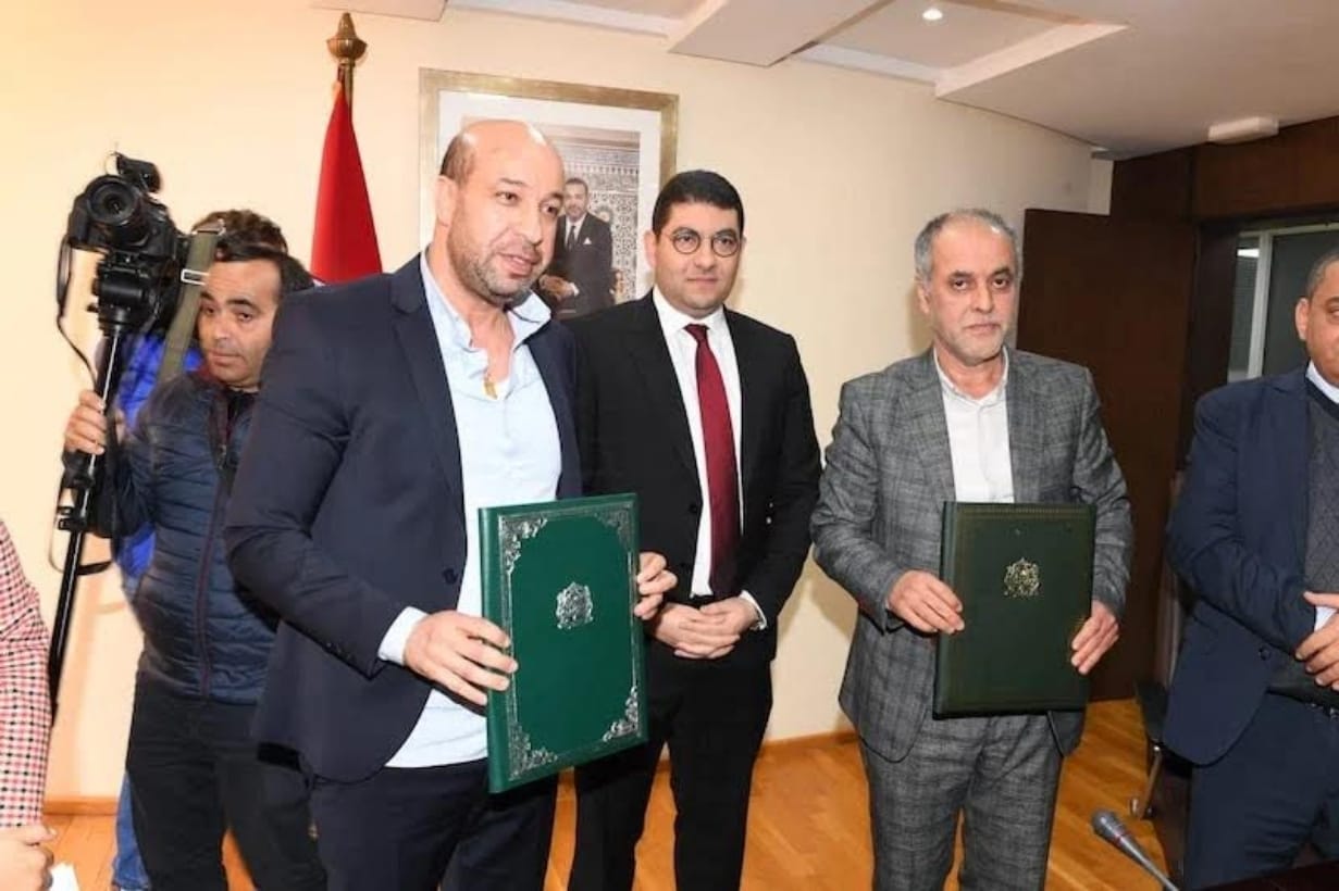 ندوة صحافية لتسليط الضوء على الاتفاق التاريخي بين الهيئتين الأكثر تمثيلية في قطاع الصحافة ندوة صحافية لتسليط الضوء على الاتفاق التاريخي بين الهيئتين الأكثر تمثيلية في قطاع الصحافة